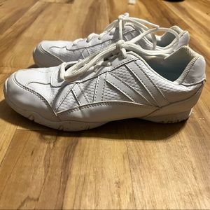 Smartfit cheer shoes size 5